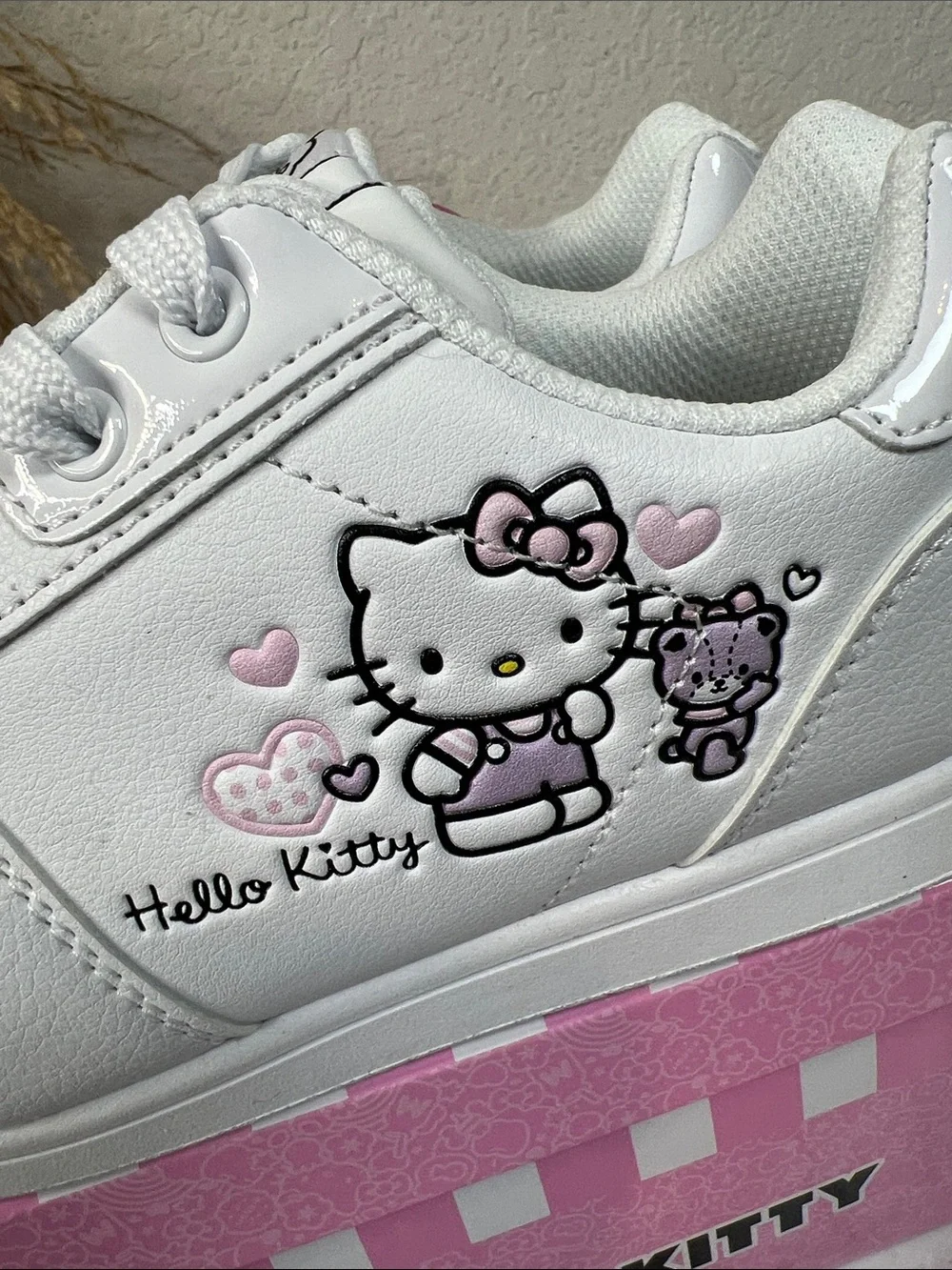 Hello Kitty White Sneakers Shoes Size 4